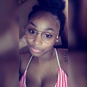 Meet your Posher, Shondrika